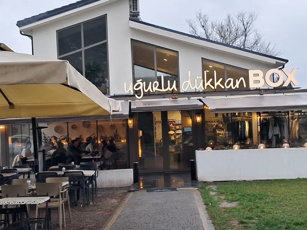 Uğurlu Dükkan – Sapanca Kafe & Pastane